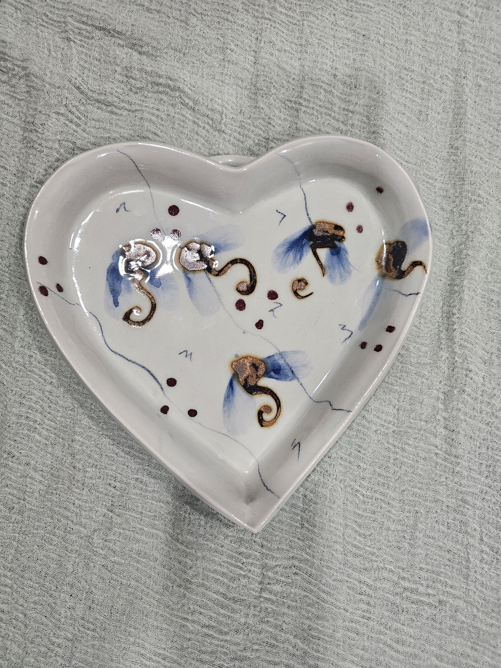 Heart-Shaped Ceramic Dish With Sea Creatures Motif. Light Gray.